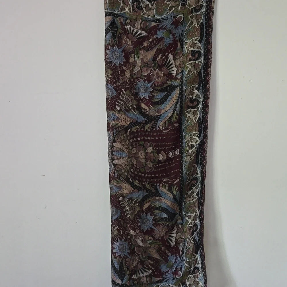 VINTAGE Oversized Indian Silk Shawl Scarf
